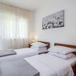 4 Bedroom Stunning In *