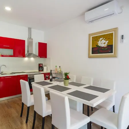 4 Bedroom Cozy In *