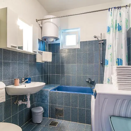 Holiday home 4 Bedroom Cozy In Kucice