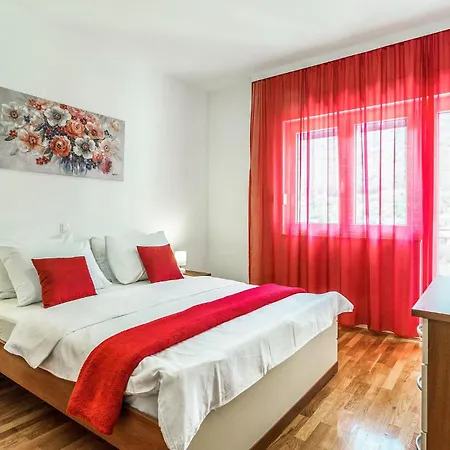 4 Bedroom Cozy In *
