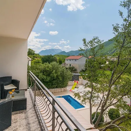 4 Bedroom Stunning In